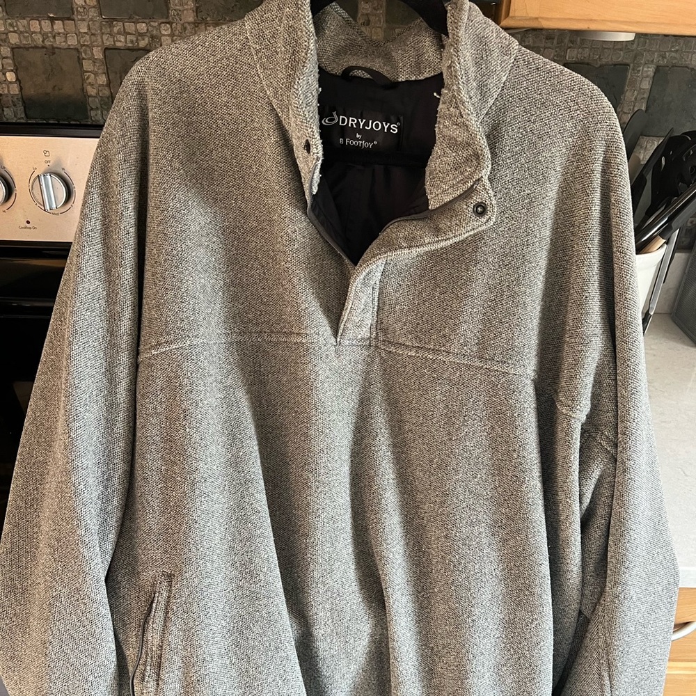 Footjoy, Dryjoy men’s rain/wind shirt. Lightweight but very warm. Size: XXL